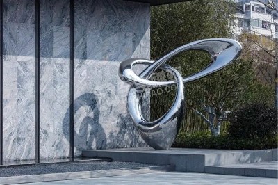 小區(qū)大門(mén)旁鏡面環(huán)環(huán)相扣不銹鋼雕塑定制