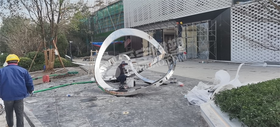 新城地產上海奉賢區(qū)花嶼新筑樓盤雕塑制作及安裝項目